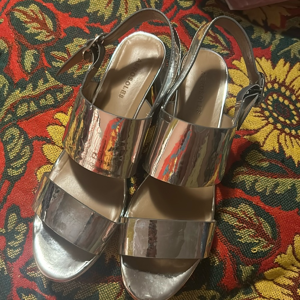patent leather aerosoles cameras